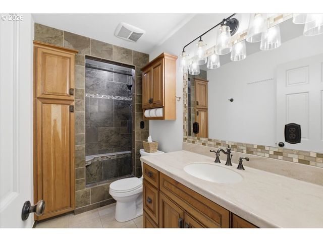 24752 Ne PRAIRIE VIEW Dr, Aurora, OR 97002