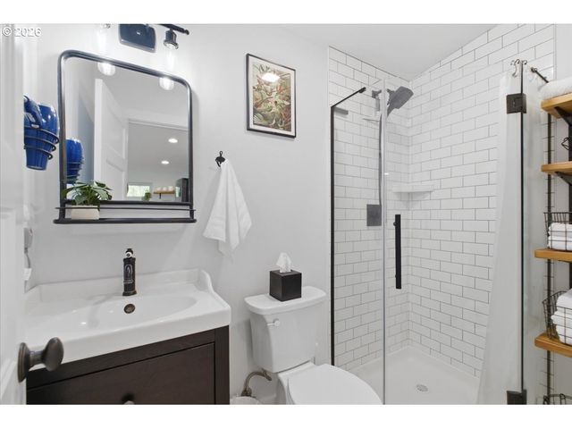 24752 Ne PRAIRIE VIEW Dr, Aurora, OR 97002