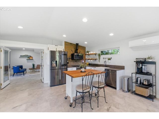 24752 Ne PRAIRIE VIEW Dr, Aurora, OR 97002