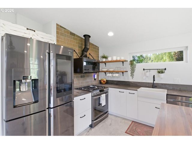 24752 Ne PRAIRIE VIEW Dr, Aurora, OR 97002