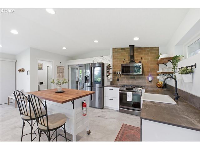 24752 Ne PRAIRIE VIEW Dr, Aurora, OR 97002