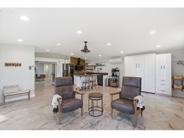 24752 Ne PRAIRIE VIEW Dr, Aurora, OR 97002