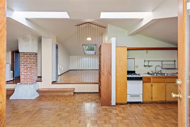 2415 Blake St, Berkeley, CA 94704