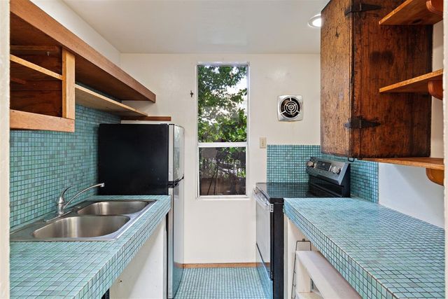 2415 Blake St, Berkeley, CA 94704