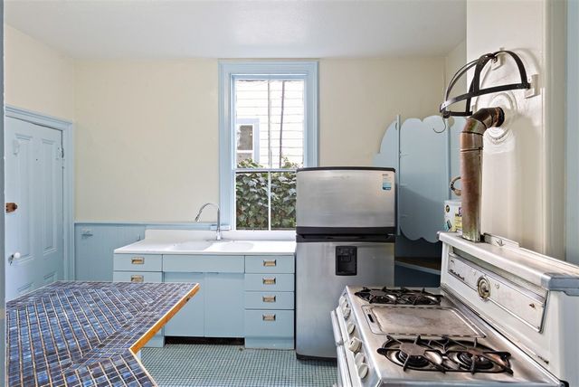 2415 Blake St, Berkeley, CA 94704