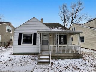 24610 Parklawn Street, Oak Park, MI 48237