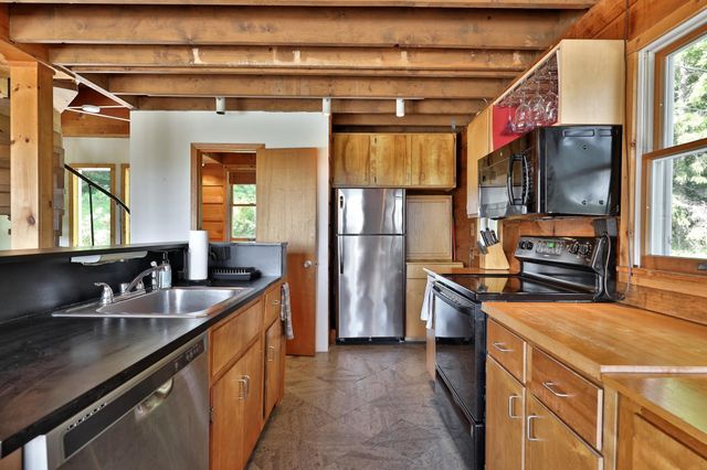 2110 Lynds Hill Road, Plymouth, VT 05056