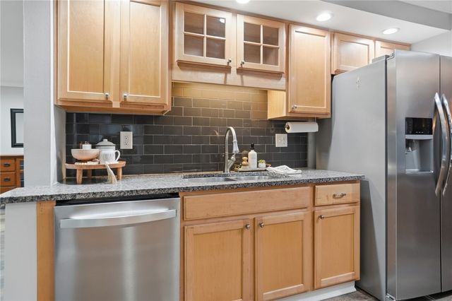 7715 Park Creek Drive, Centerville, OH 45459