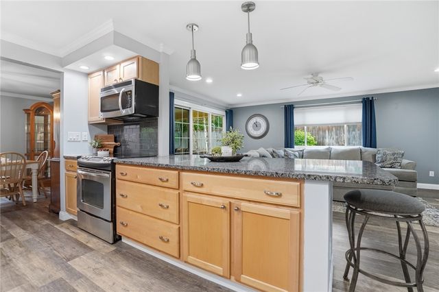 7715 Park Creek Drive, Centerville, OH 45459