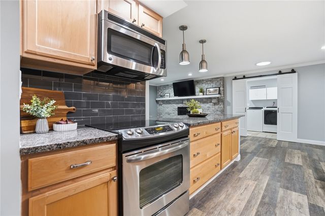 7715 Park Creek Drive, Centerville, OH 45459