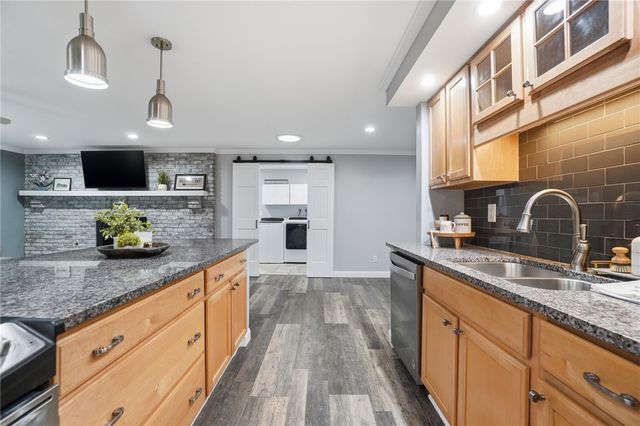 7715 Park Creek Drive, Centerville, OH 45459