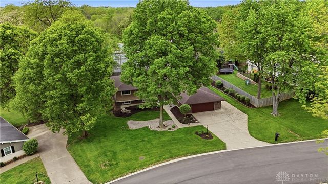 7715 Park Creek Drive, Centerville, OH 45459