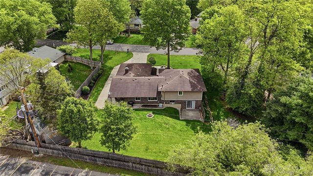 7715 Park Creek Drive, Centerville, OH 45459