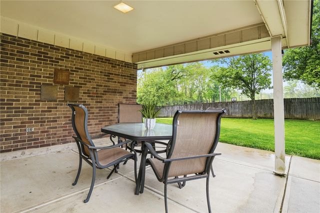 7715 Park Creek Drive, Centerville, OH 45459