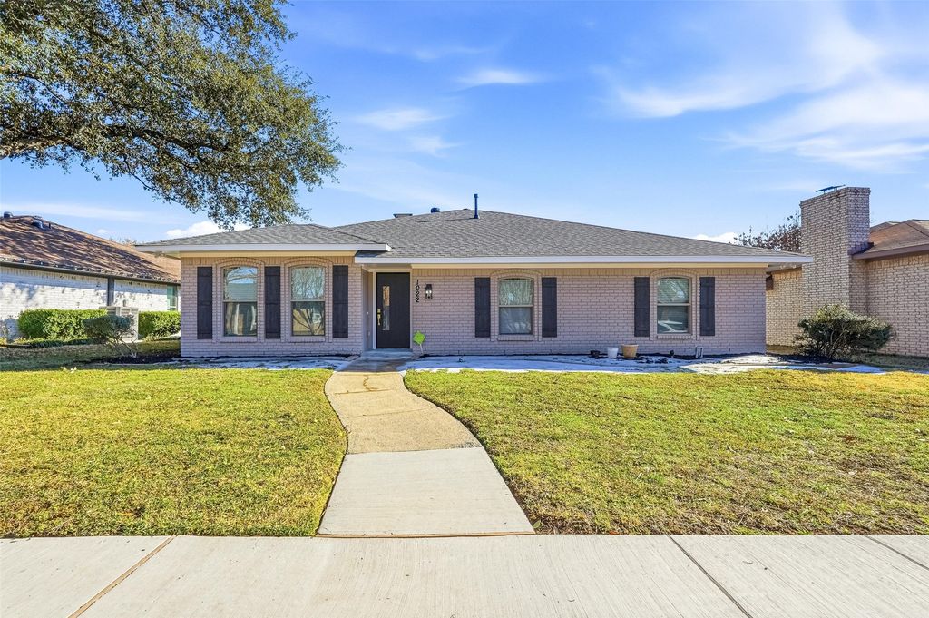 1022 Mayapple Drive, Garland, TX 75043