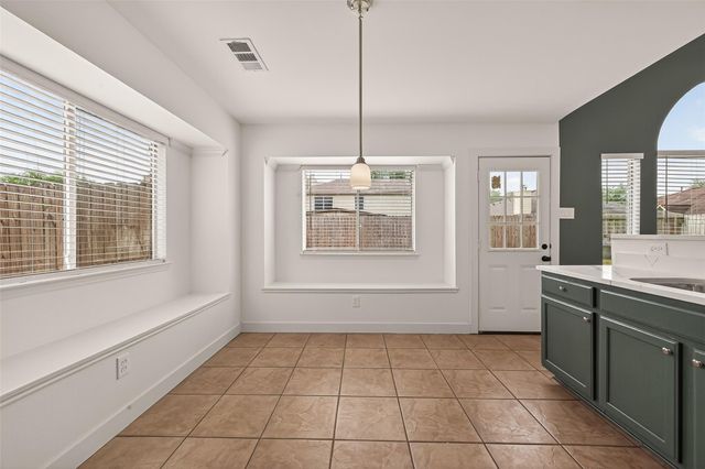 2119 Laurel Arbor Drive, Houston, TX 77014