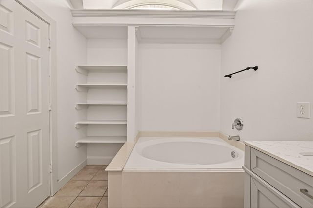 2119 Laurel Arbor Drive, Houston, TX 77014