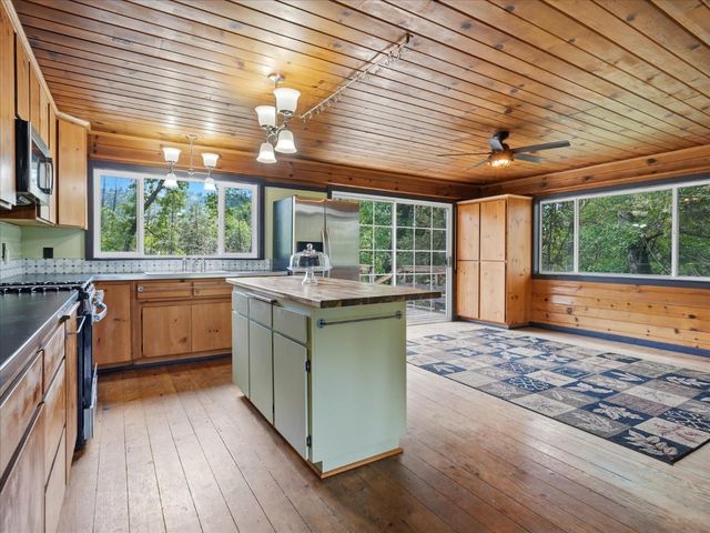 60036 Cascadel Drive S, North Fork, CA 93643