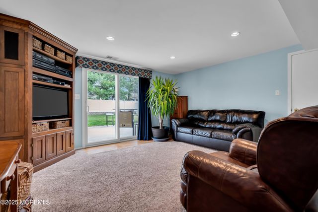 35 Villanova Drive, Jackson, NJ 08527