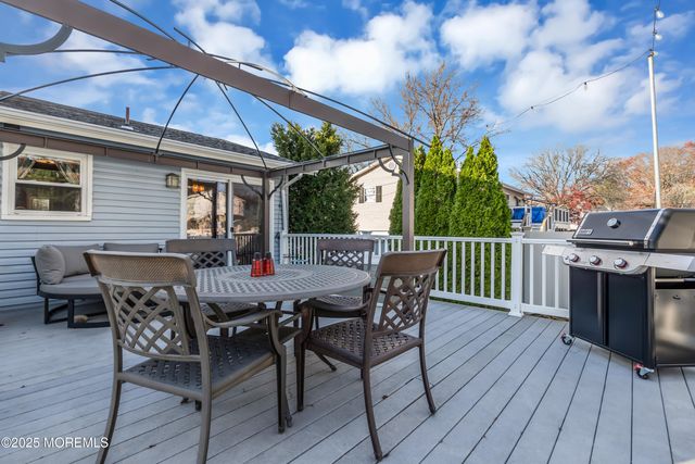 35 Villanova Drive, Jackson, NJ 08527