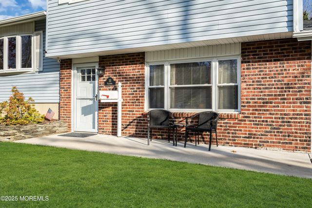 35 Villanova Drive, Jackson, NJ 08527