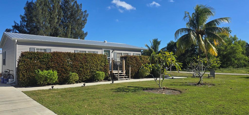 5005 SE Chris Avenue, Stuart, FL 34997