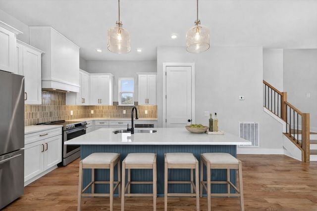 1109 Parker St, Columbia, TN 38401