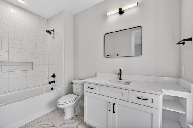 1109 Parker St, Columbia, TN 38401