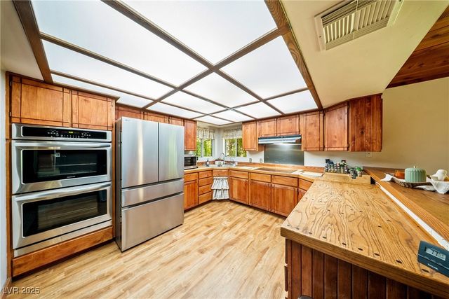 2221 West Windsong Lane, Pahrump, NV 89048