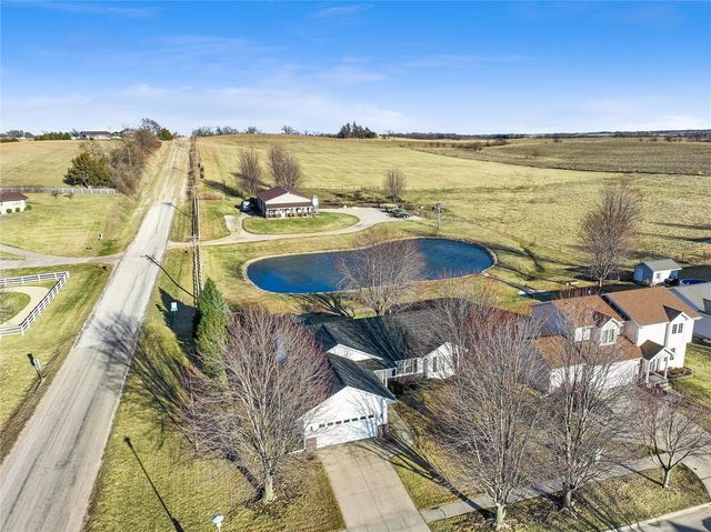 1260 Sunrise Dr, Ely, IA 52227