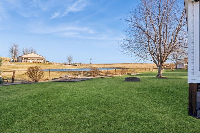1260 Sunrise Dr, Ely, IA 52227