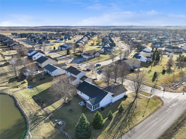 1260 Sunrise Dr, Ely, IA 52227