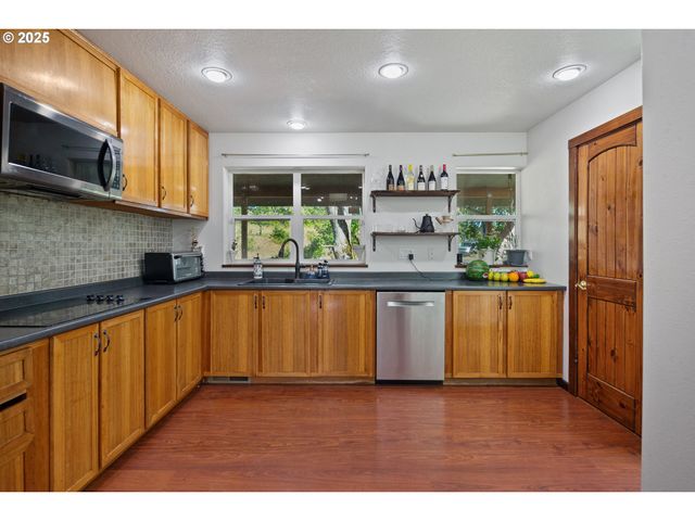 5655 VIOLET Dr, Sheridan, OR 97378