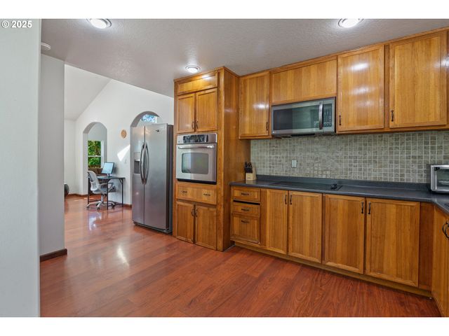 5655 VIOLET Dr, Sheridan, OR 97378