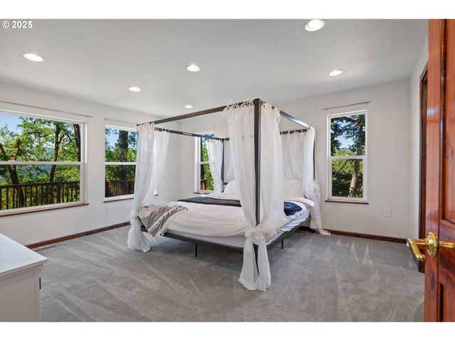 5655 VIOLET Dr, Sheridan, OR 97378