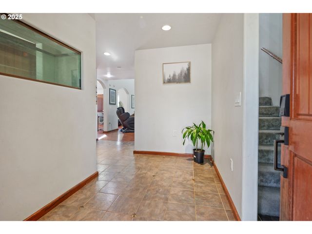 5655 VIOLET Dr, Sheridan, OR 97378