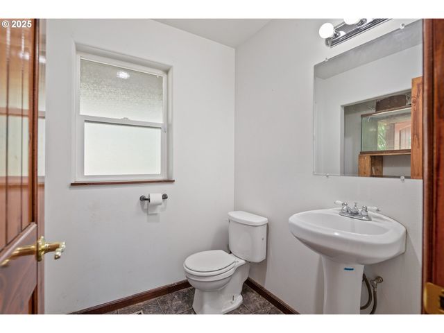 5655 VIOLET Dr, Sheridan, OR 97378