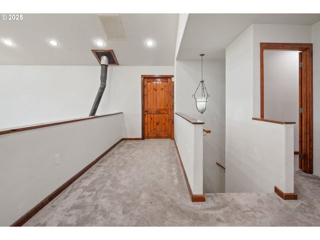 5655 VIOLET Dr, Sheridan, OR 97378