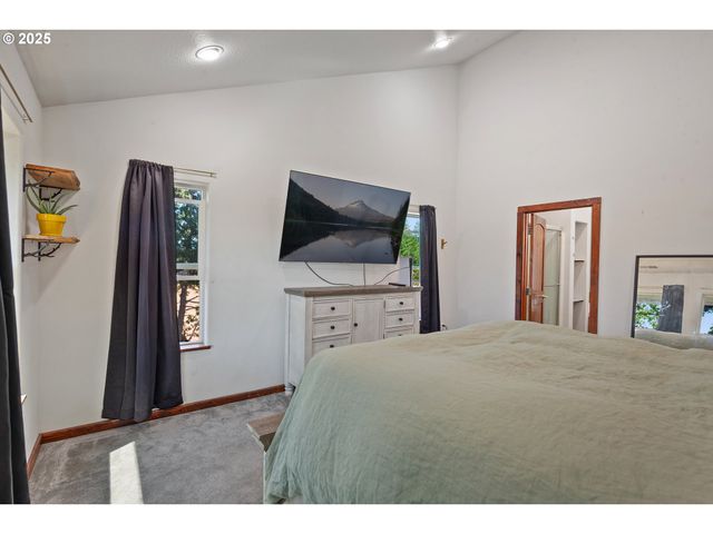 5655 VIOLET Dr, Sheridan, OR 97378