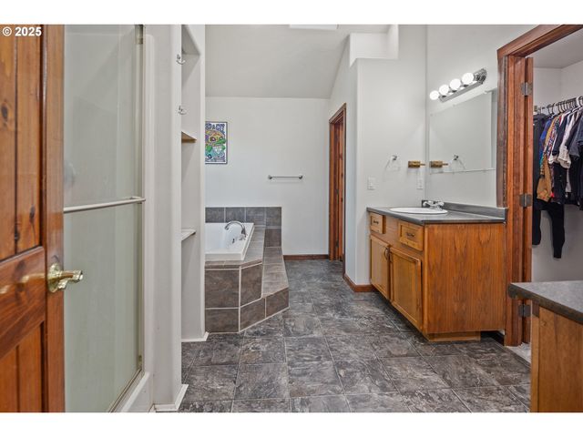 5655 VIOLET Dr, Sheridan, OR 97378