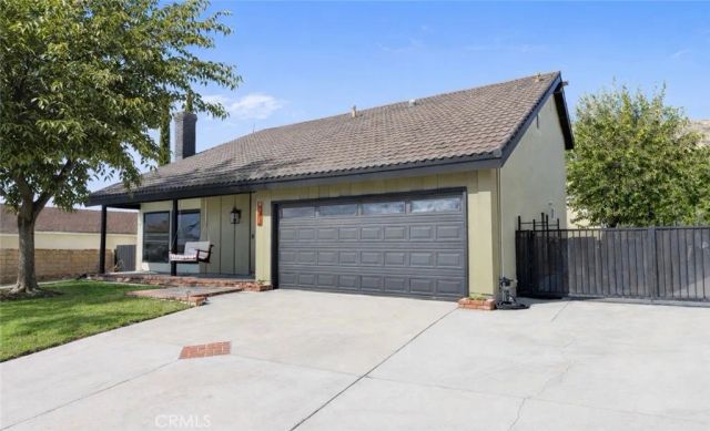 28975 Lotusgarden Dr, Canyon Country, CA 91387