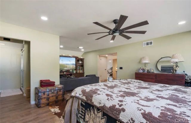 28975 Lotusgarden Dr, Canyon Country, CA 91387
