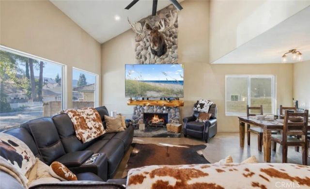 28975 Lotusgarden Dr, Canyon Country, CA 91387