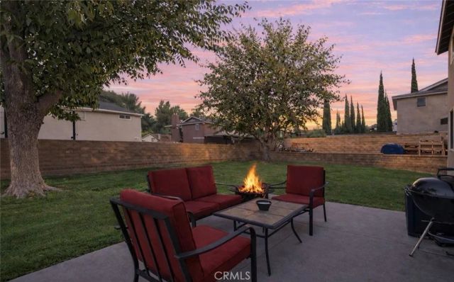 28975 Lotusgarden Dr, Canyon Country, CA 91387
