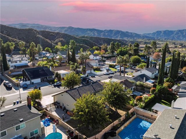28975 Lotusgarden Dr, Canyon Country, CA 91387
