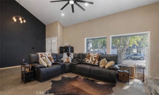 28975 Lotusgarden Dr, Canyon Country, CA 91387