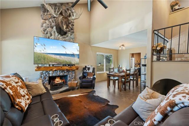 28975 Lotusgarden Dr, Canyon Country, CA 91387