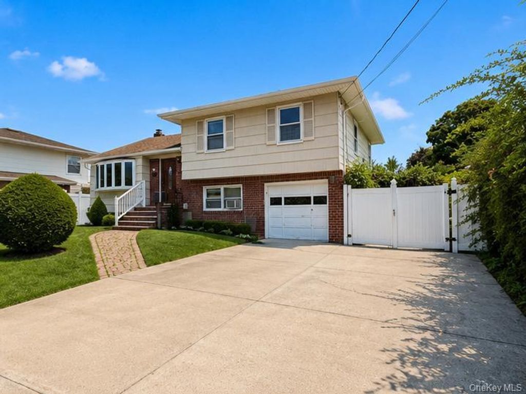 224 New Hyde Park Road, Franklin Square, NY 11010 — photo 3