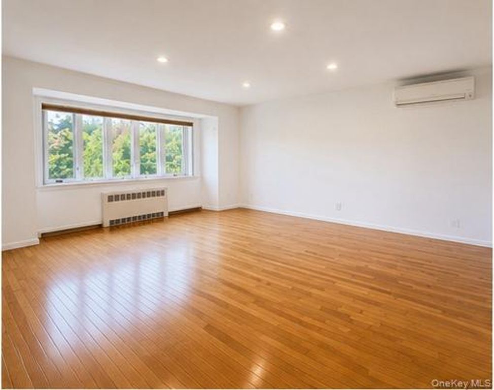 224 New Hyde Park Road, Franklin Square, NY 11010 — photo 5