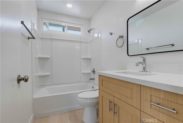 4881 Vista Dr 4, Huntington Beach, CA 92649